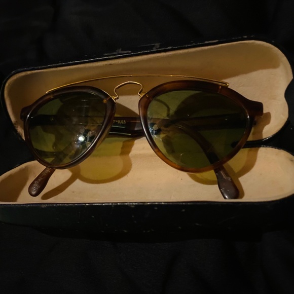 Vintage Ray-Ban sunglasses. - Picture 4 of 7